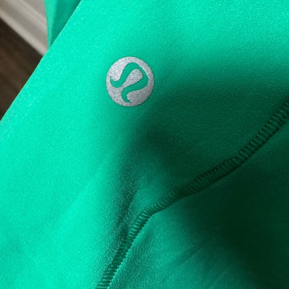 lululemon Mist Over Windbreaker - Picture 7 of 10